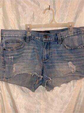 Lucky Brand Light Blue Denim Jeans with Leather Patch